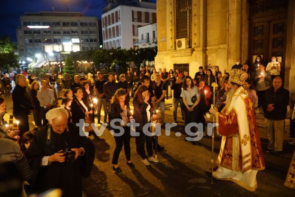 Ανάσταση εκκλησια πιστοι